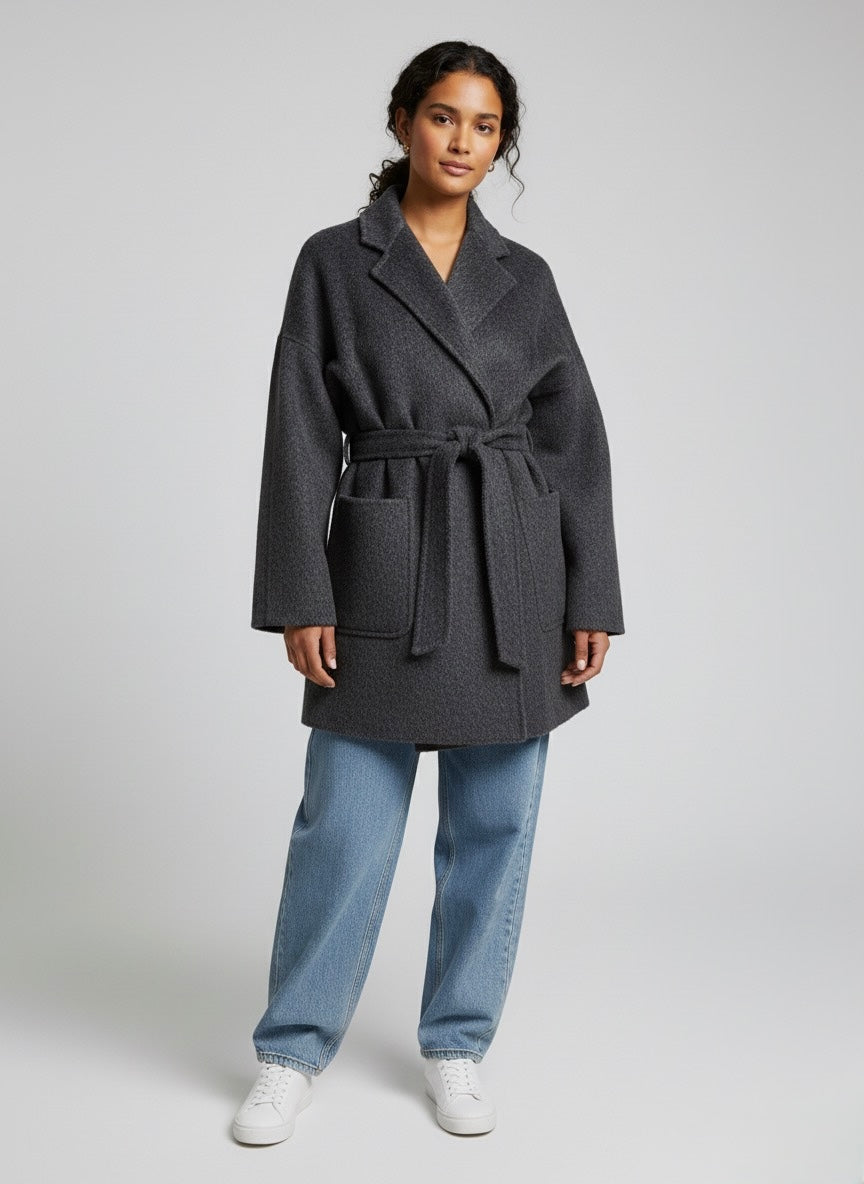 ÉDEN – Manteau croisé à ceinture gris